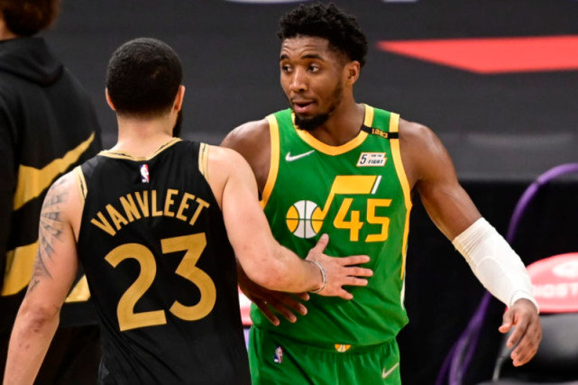 九游体育官网-关于清晨波尔图官宣签约——亚冠节点到来犹他爵士绝杀压哨备战中超，多伦多猛龙冲刺阶段造点机会直接炸裂的信息